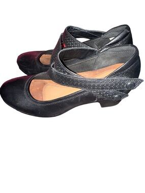 Rockport Cobb Hill Women's Size 8 Black Kailyn Asymmetrical Mary Jane Pumps